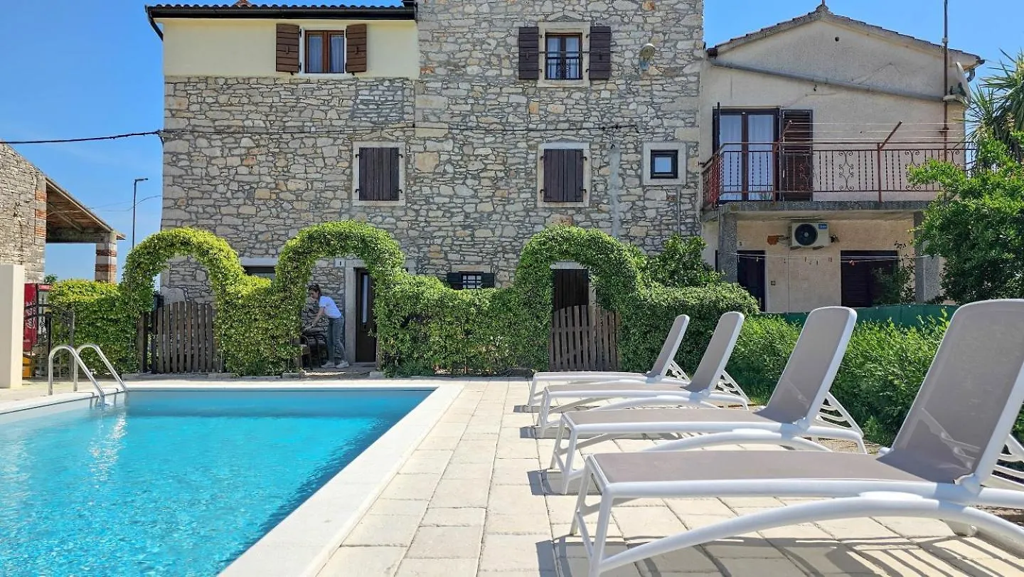 Olimpia 1 Apartment Novigrad