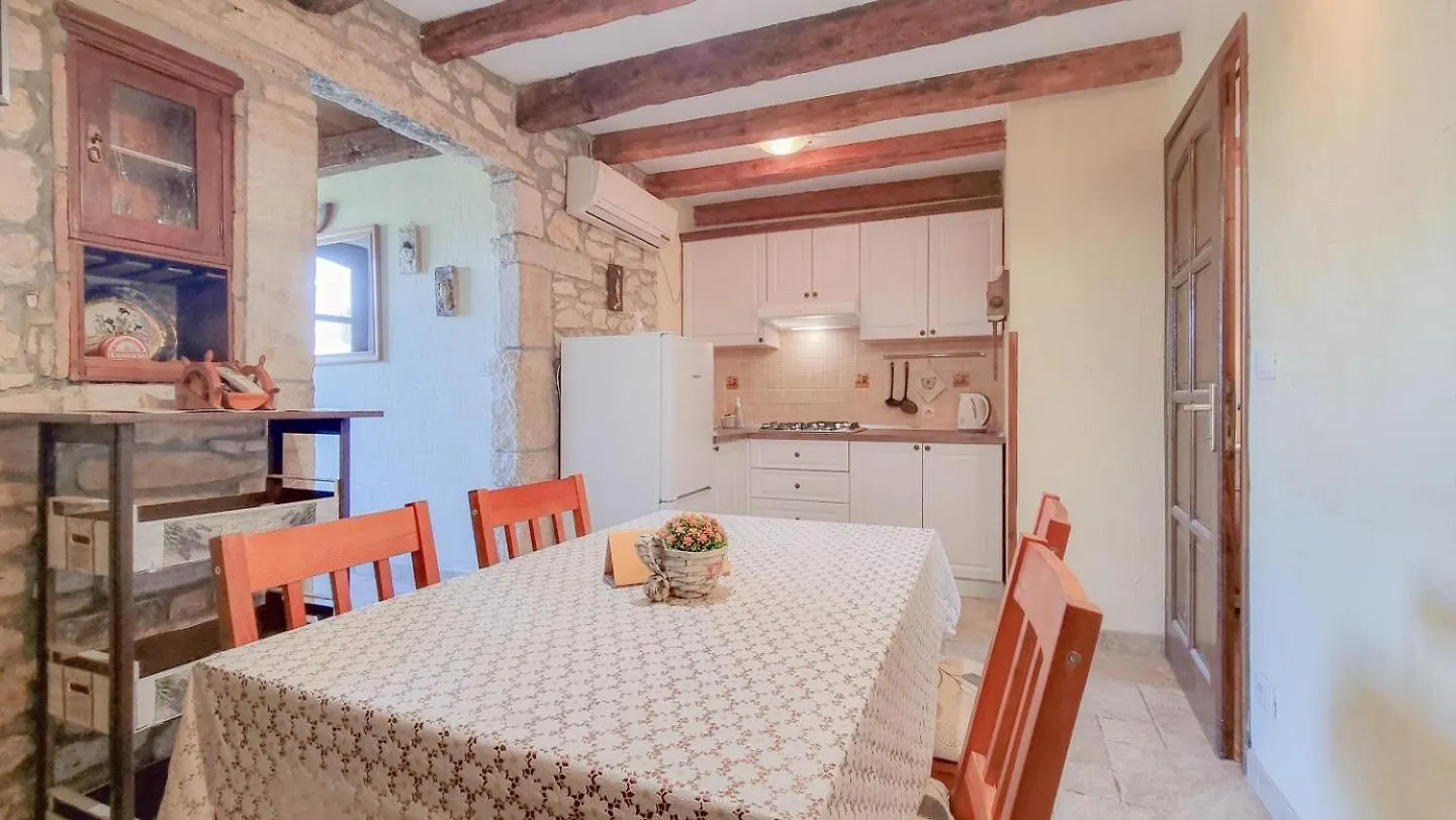 Olimpia 1 Apartment Novigrad