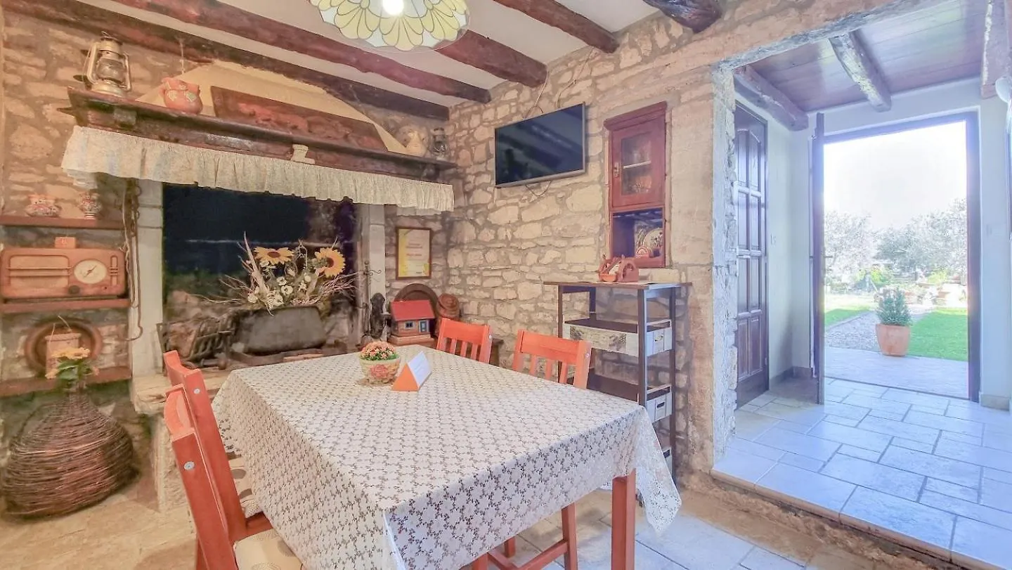 Olimpia 1 Apartment Novigrad